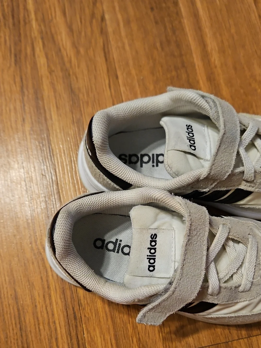 Adidas Run 70s 2.0 Shoes Size 10